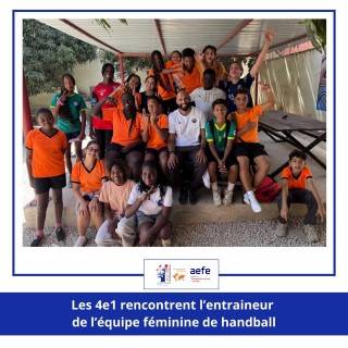 Les 4e1 rencontrent l'entraineur de l'équipe féminine de handball