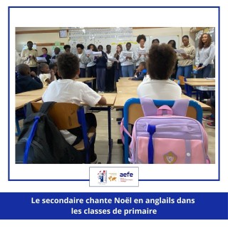 Le secondaire chante Noël dans les classes de primaire